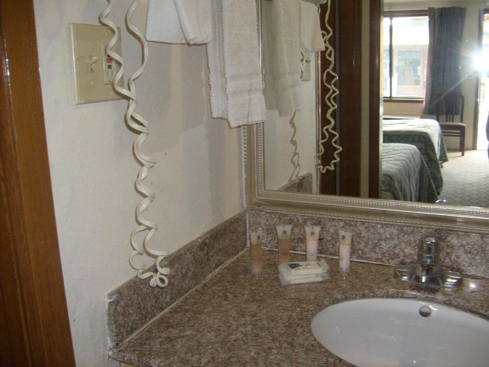 Express Inn Thomson Extérieur photo